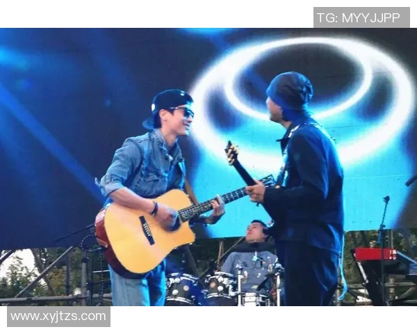 足球明星吉他秀精彩集锦全景视频分享让你领略音乐与运动的完美结合