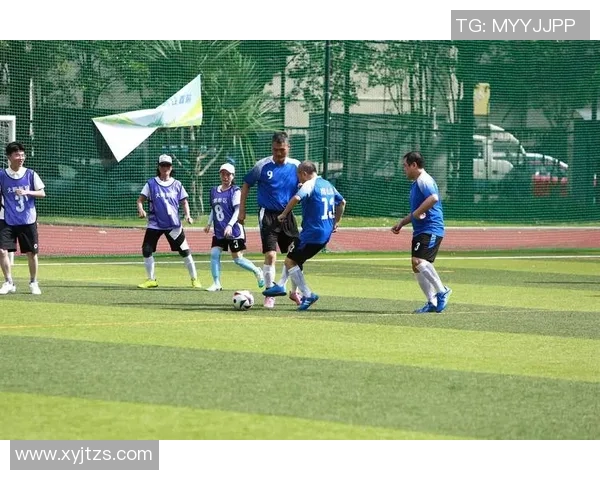 赛后分析:深圳足球队与武汉足球队的比赛节奏与战术对比探讨 赛后分析:深圳足球队与武汉足球队的比赛节奏与战术对比探讨