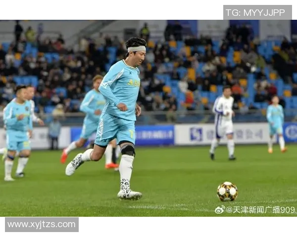 足球明星套盒图片展示全球顶级球员风采与激情的完美结合 足球明星套盒图片展示全球顶级球员风采与激情的完美结合